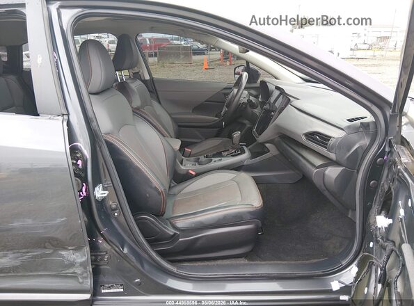 4S4GUHM68R3720055 2024 SUBARU CROSSTREK Gray Widok wnętrza z przodu