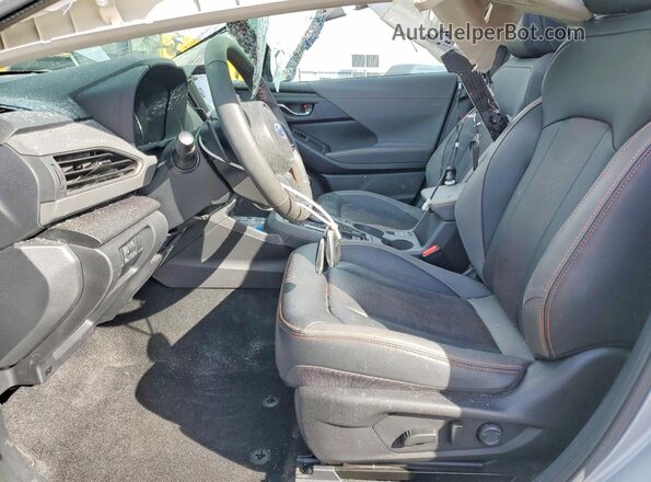 4S4GUHM68S3704525 2025 SUBARU CROSSTREK Silver Vista interior delantera