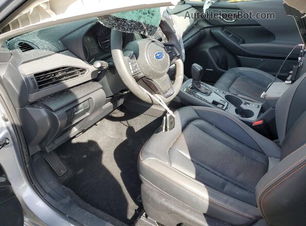 4S4GUHM68S3704525 2025 SUBARU CROSSTREK Silver Vista del salpicadero