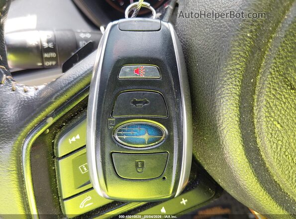 4S4GUHU67R3753810 2024 SUBARU CROSSTREK Gray Vista del salpicadero