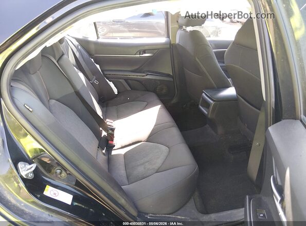 4T1B11HK8JU070644 2018 TOYOTA LE Black VIN կոդի պիտակի տեսք