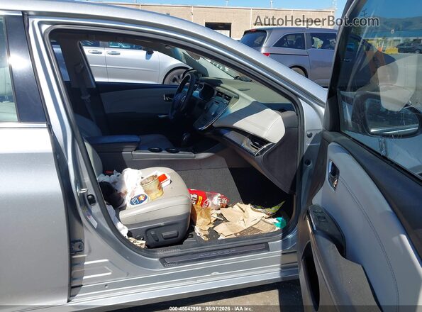 4T1BD1EB0JU059729 2018 TOYOTA LIMITED Silver წინა სალონის ხედი