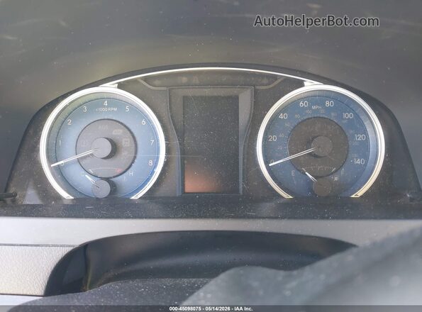 4T1BF1FK2HU733673 2017 TOYOTA LE Gold Widok tylnych siedzeń
