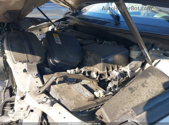 4T1BF1FK2HU733673 2017 TOYOTA LE Gold Widok z tyłu