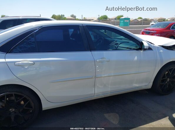4T1BF1FK3GU587749 2016 TOYOTA CAMRY White Вид задньої частини салону