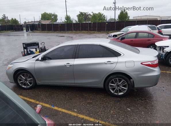 4T1BF1FK5HU367255 2017 TOYOTA CAMRY Silver Vista interior de 360 grados