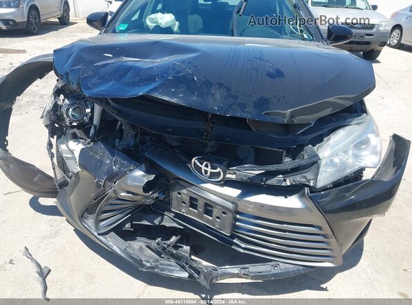 4T1BF1FK5HU445503 2017 TOYOTA CAMRY Black Widok z przodu