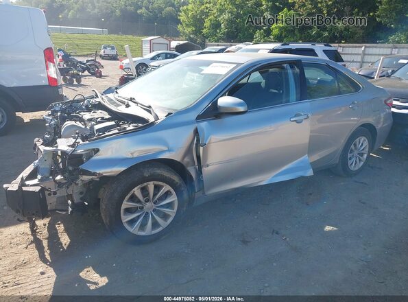 4T1BF1FK8GU610300 2016 TOYOTA LE Серебряный Передняя левая четверть