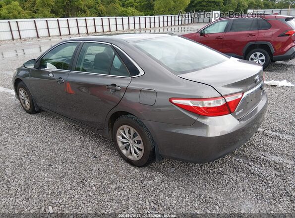 4T1BF1FK8HU385877 2017 TOYOTA CAMRY Gray Rear left