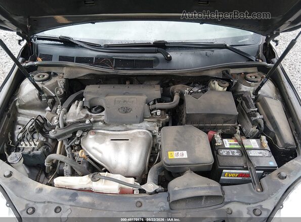 4T1BF1FK8HU385877 2017 TOYOTA CAMRY Gray Rear view