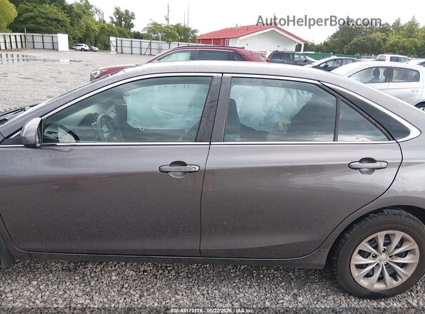 4T1BF1FK8HU385877 2017 TOYOTA CAMRY Gray 360 interior view