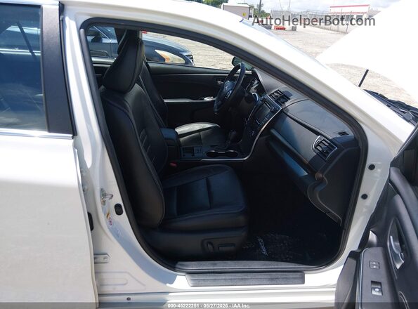 4T1BF1FK9HU766086 2017 TOYOTA CAMRY White წინა სალონის ხედი