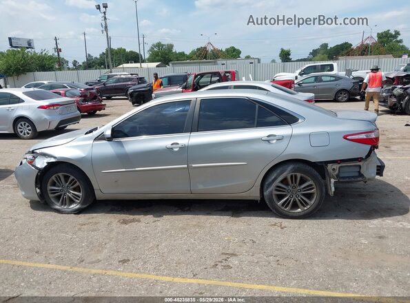 4T1BF1FKXHU677756 2017 TOYOTA CAMRY Silver Սալոնի 360 աստիճան տեսք