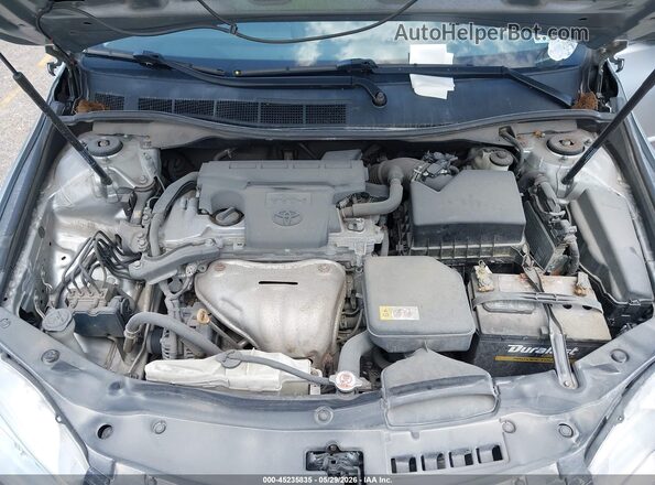 4T1BF1FKXHU677756 2017 TOYOTA CAMRY Silver Հետևի տեսք