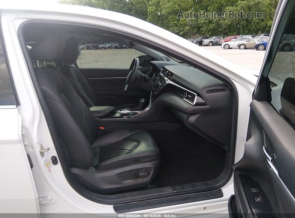 4T1BZ1HK0JU009264 2018 TOYOTA LE Белый 