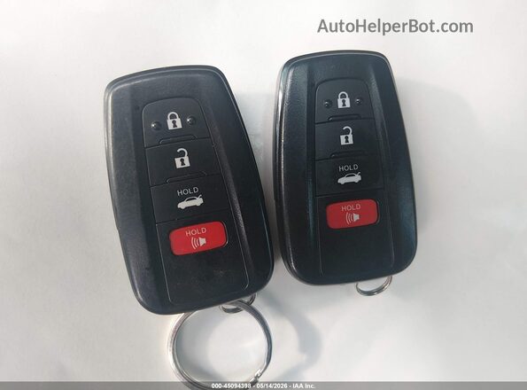 4T1BZ1HK0JU009264 2018 TOYOTA LE Белый 