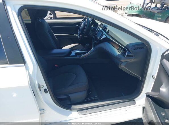 4T1C11AK7LU311918 2020 TOYOTA LE White Widok wnętrza z przodu
