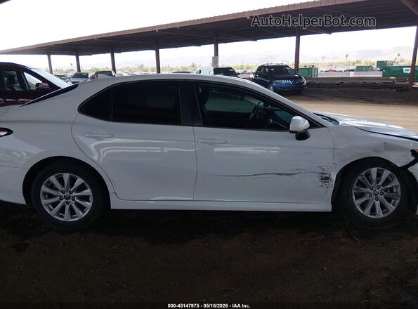 4T1C11AK7LU397215 2020 TOYOTA CAMRY White Widok wnętrza z tyłu
