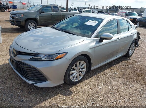 4T1C11BK2LU019284 2020 TOYOTA CAMRY Silver Առջևի ձախ երեք քառորդ տեսարան