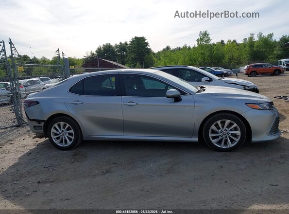 4T1C11BK2PU104244 2023 TOYOTA CAMRY Silver Widok wnętrza 360 stopni