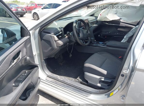 4T1DAACK1SU084516 2025 TOYOTA LE Silver წინა სალონის ხედი