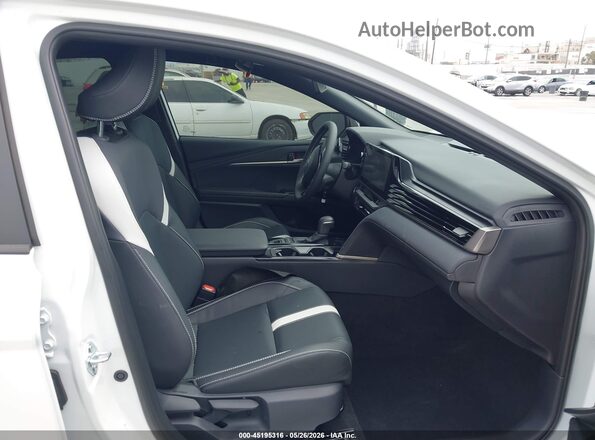 4T1DAACK1TU699701 2026 TOYOTA CAMRY White Widok wnętrza z przodu