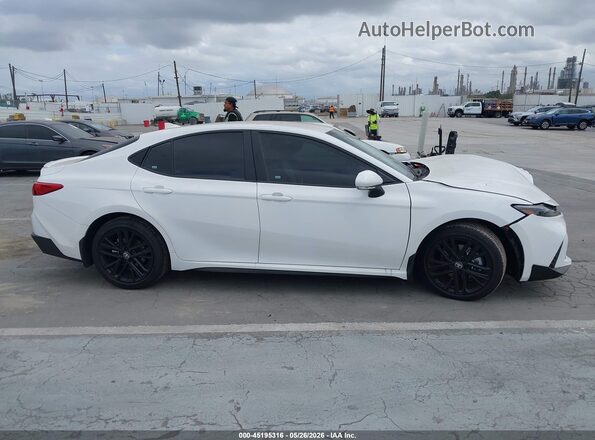 4T1DAACK1TU699701 2026 TOYOTA CAMRY White Widok wnętrza z tyłu