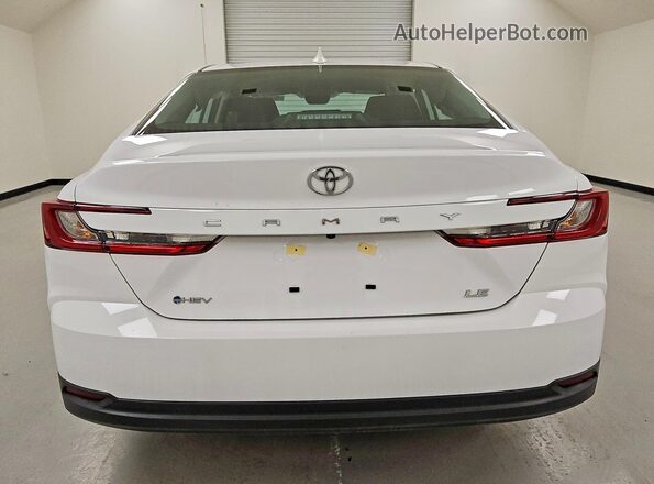 4T1DAACK1TU702533 2026 TOYOTA CAMRY Белый Вид сзади
