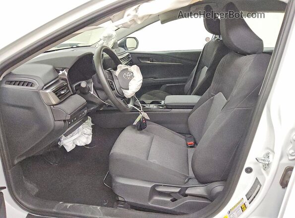 4T1DAACK1TU702533 2026 TOYOTA CAMRY Белый Вид салона спереди