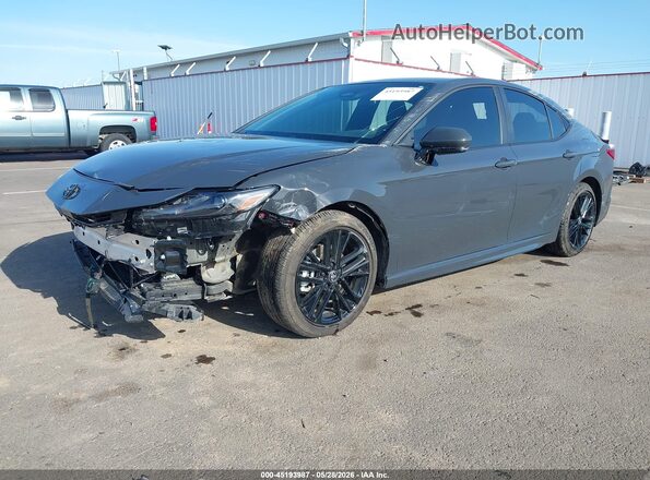 4T1DAACK2SU071175 2025 TOYOTA CAMRY Gray Vista tres cuartos delantera izquierda