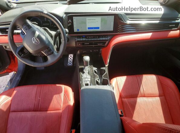 4T1DAACK2SU134839 2025 TOYOTA CAMRY Красный Вид панели приборов