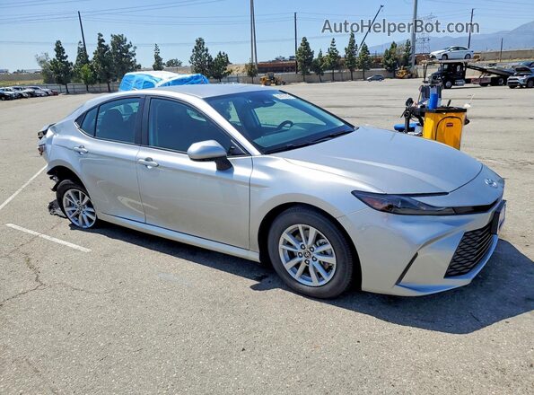 4T1DAACK2SU524646 2025 TOYOTA CAMRY Серебряный Передняя правая четверть