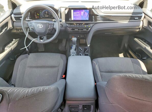 4T1DAACK2SU524646 2025 TOYOTA CAMRY Серебряный Вид панели приборов