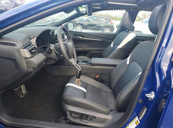 4T1DAACK3SU136664 2025 TOYOTA CAMRY Синий Вид салона спереди