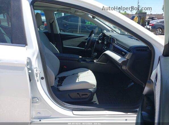 4T1DAACK3SU597220 2025 TOYOTA CAMRY White Widok wnętrza z przodu