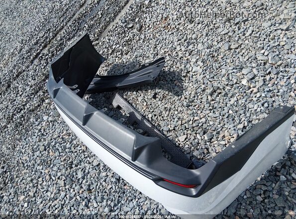 4T1DAACK4SU073414 2025 TOYOTA CAMRY White Սարքավորումների վահանակի տեսք