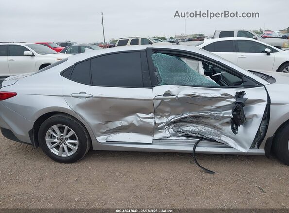 4T1DAACK5SU618858 2025 TOYOTA LE Silver Widok z przodu