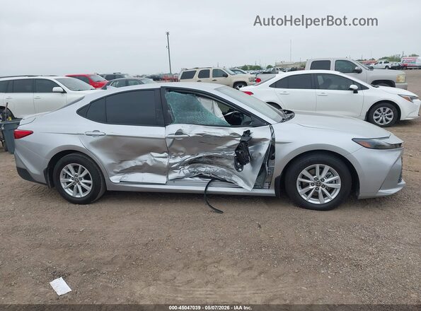 4T1DAACK5SU618858 2025 TOYOTA LE Silver Widok wnętrza 360 stopni