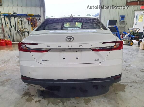 4T1DAACK6SU640299 2025 TOYOTA LE White უკანა ხედი