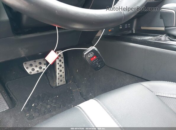 4T1DAACK7SU091972 2025 TOYOTA CAMRY Red Вид панелі приладів