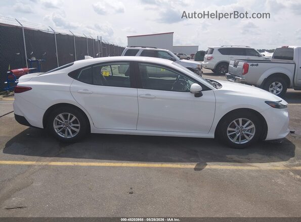 4T1DAACK7SU099652 2025 TOYOTA CAMRY White Вид задньої частини салону