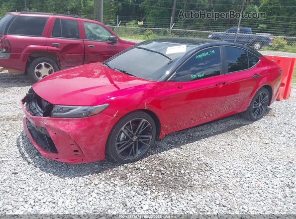 4T1DAACK8SU206515 2025 TOYOTA CAMRY Red Vista tres cuartos delantera izquierda