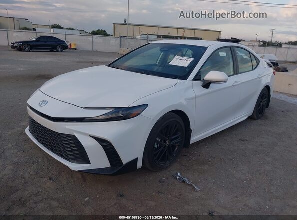 4T1DAACK8SU625450 2025 TOYOTA CAMRY White წინა მარცხენა ხედი სამი მეოთხედიდან