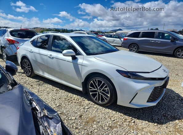 4T1DAACK9SU054924 2025 TOYOTA CAMRY Белый Передняя правая четверть