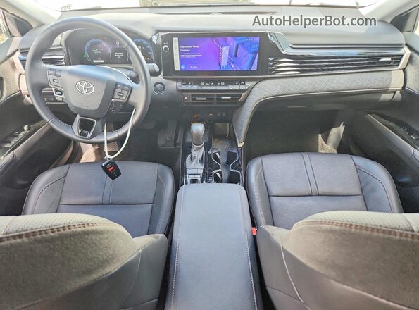 4T1DAACK9SU054924 2025 TOYOTA CAMRY Белый Вид панели приборов