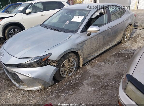 4T1DAACK9SU202201 2025 TOYOTA CAMRY Silver წინა მარცხენა ხედი სამი მეოთხედიდან