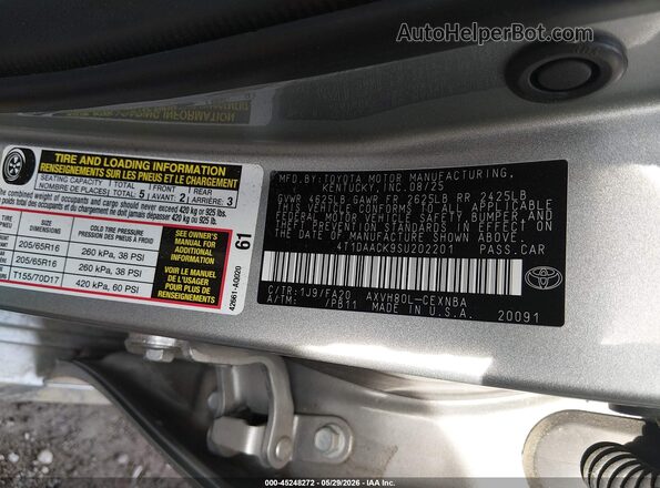 4T1DAACK9SU202201 2025 TOYOTA CAMRY Silver ძრავის განყოფილების ხედი
