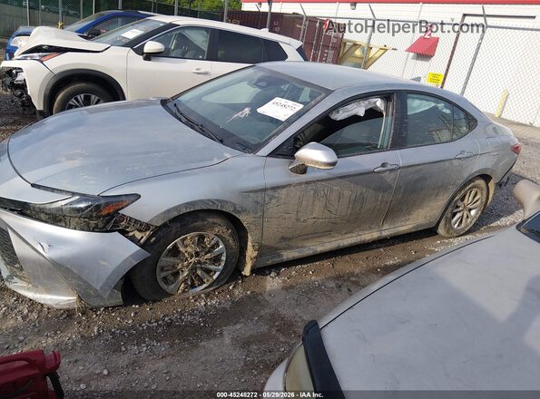 4T1DAACK9SU202201 2025 TOYOTA CAMRY Silver სალონის 360-გრადუსიანი ხედი