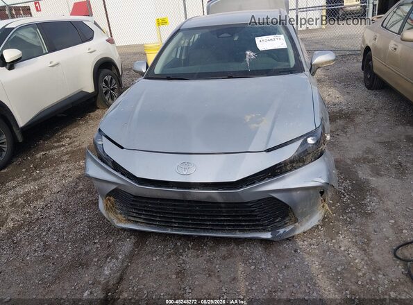 4T1DAACK9SU202201 2025 TOYOTA CAMRY Silver ხელსაწყოთა პანელის ხედი