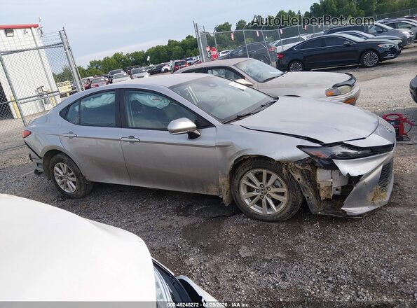 4T1DAACK9SU202201 2025 TOYOTA CAMRY Silver უკანა სალონის ხედი